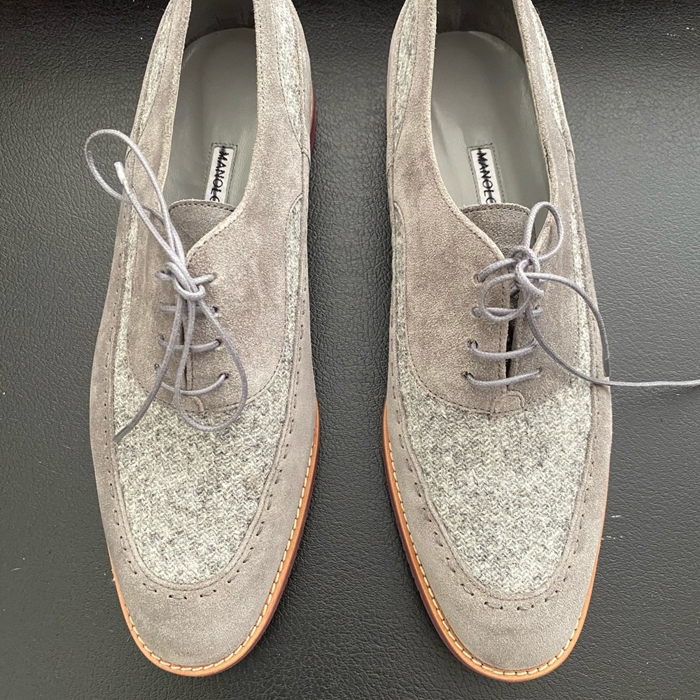 Manolo Blahnik Grey Suede Oxfords